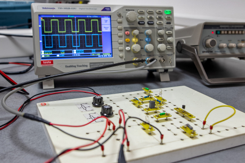 Ústav mikroelektroniky